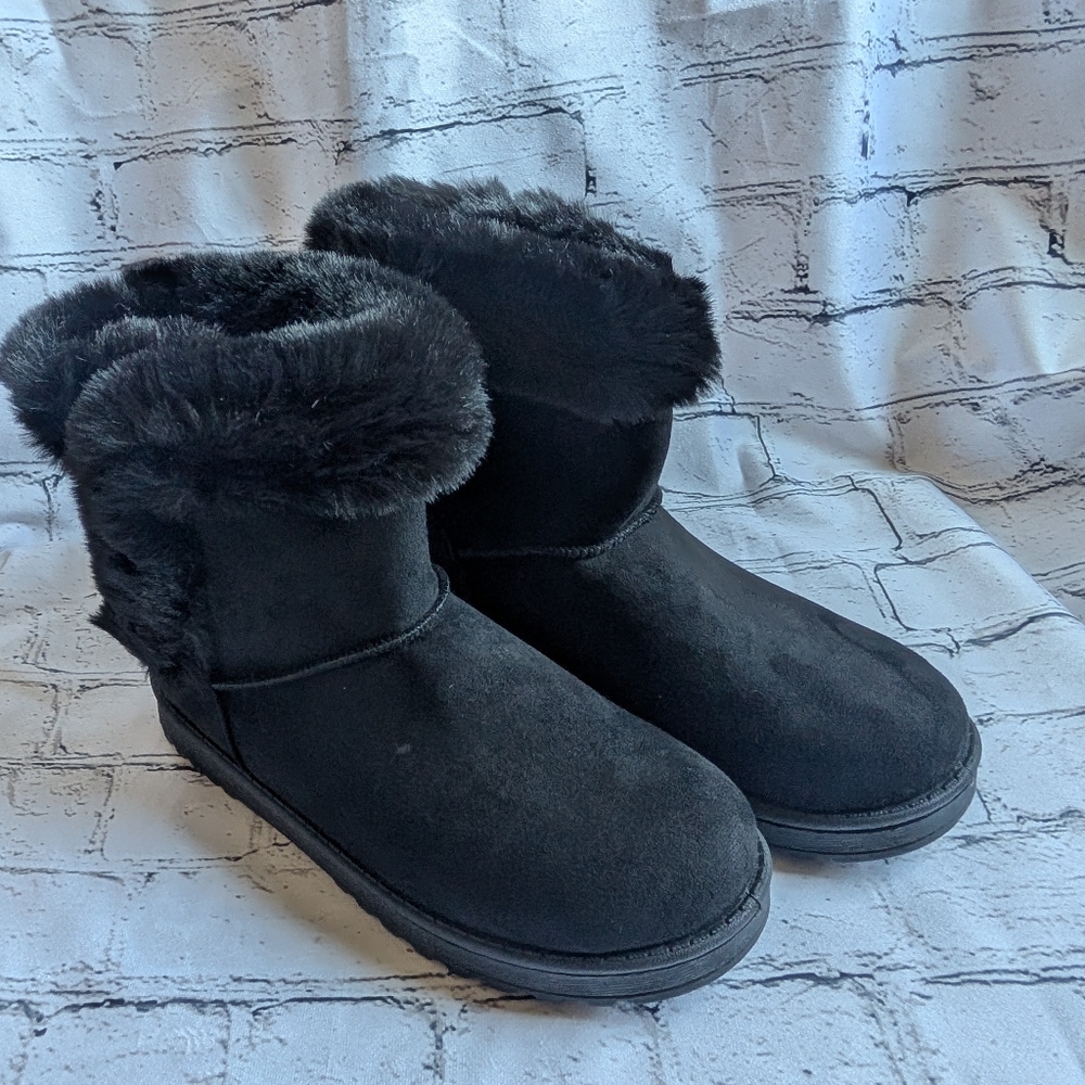 Women's Black Fur-Lined Boots